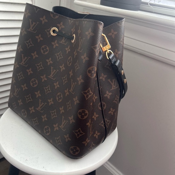 Louis Vuitton Neo Noe MM - Picture 4 of 6